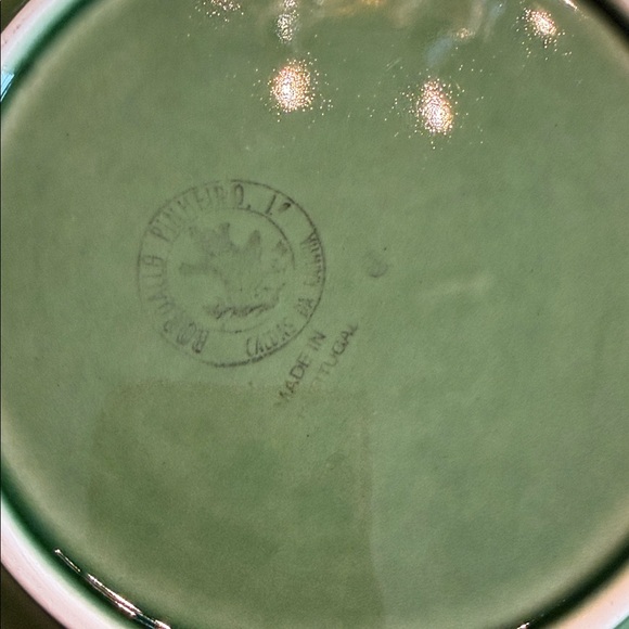 Bordallo Pinheiro Collectible RETIRED Lemon leaf ScallopedPattern Mint Condition - Picture 3 of 6